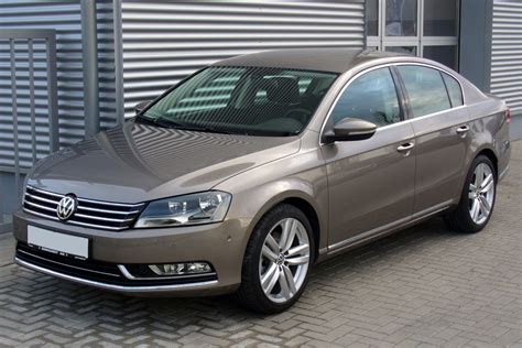 Volkswagen Passat B7 con tergicristalli in azione