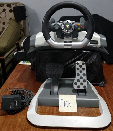 Volante Xbox 360 con frizione in azione