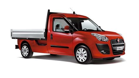 Fiat Doblo Work Up interni con autoradio