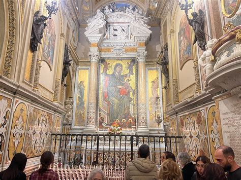 Pellegrini e fedeli al Santuario di Caravaggio