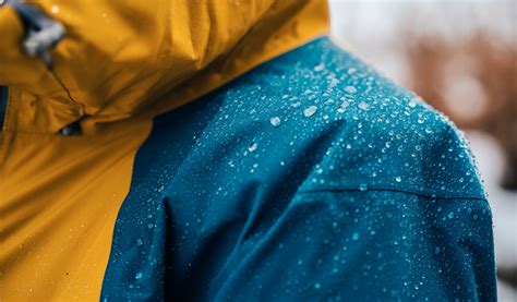 Grafico comparativo delle caratteristiche tecniche tra Gore-Tex Infinium e Gore-Tex Active Shell