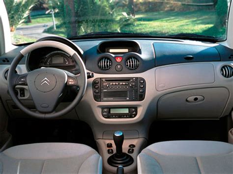Interni Citroën C3 Mk1 con plancia