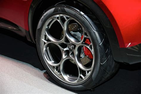 Dettaglio cerchi in lega 20 pollici Alfa Romeo Tonale