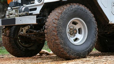 Pneumatici 4x4 su terreno accidentato
