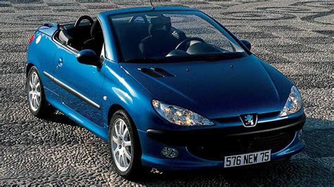 Peugeot 206 CC in configurazione coupé