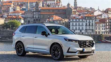 Tabella comparativa degli allestimenti e prezzi della Honda CR-V ibrida
