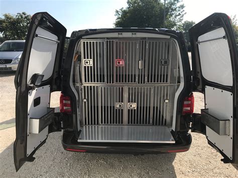 Fiat Doblò furgone con allestimento interno per trasporto animali