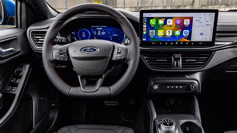 Interni Ford Mondeo Wagon ST-Line con schermo Sync 3