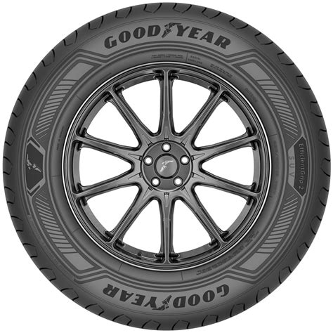 Pneumatici Goodyear EfficientGrip 2 SUV montati su un SUV