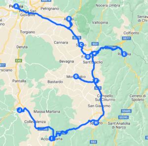 Mappa di un percorso in moto con indicazioni di rifornimento