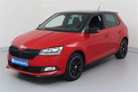 Skoda Fabia Monte Carlo parcheggiata con un piccolo graffio sul paraurti