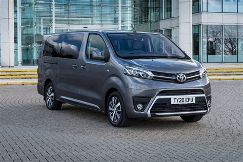Toyota Proace Verso con portabici posteriore