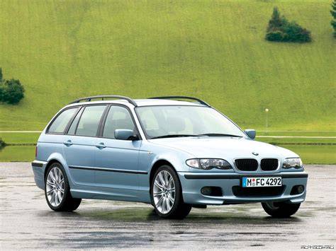 BMW 320d Touring E46 in movimento