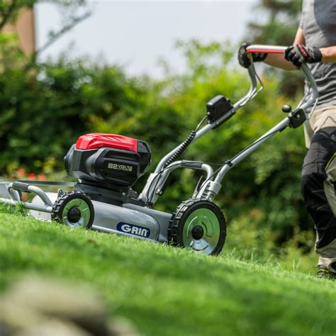 Rasaerba robotizzato in azione
