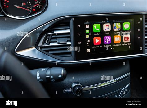 Cruscotto Peugeot 308 con display touchscreen