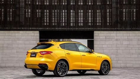 Maserati Levante Trofeo in colore Giallo Modenese