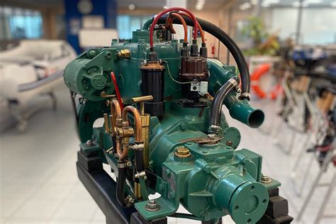 motore entrobordo marino