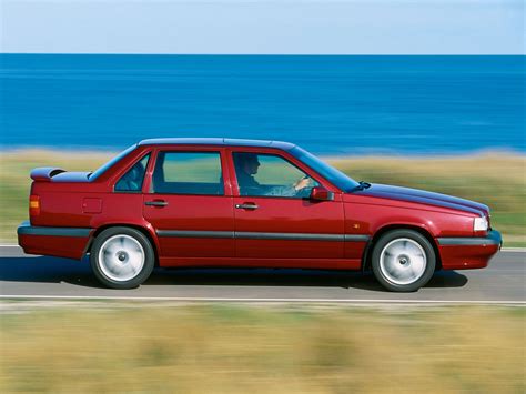 Volvo 850 in strada