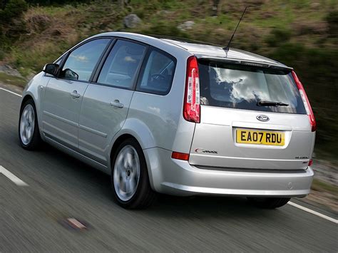 Ford C-Max in curva