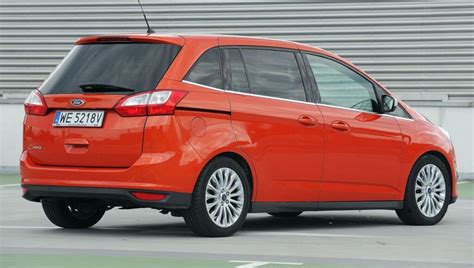 Ford C-Max II in movimento