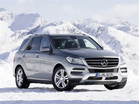 Immagine di una Mercedes Classe M W166 con vasca baule