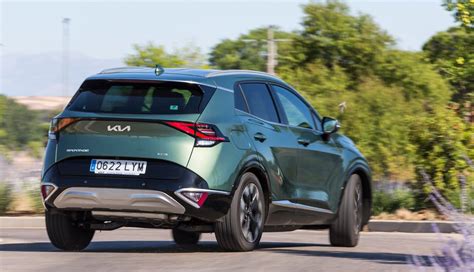 Vista posteriore Kia Sportage prima generazione con ruota di scorta