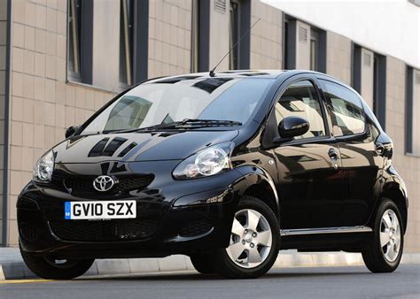 Toyota Aygo 2010 vista posteriore