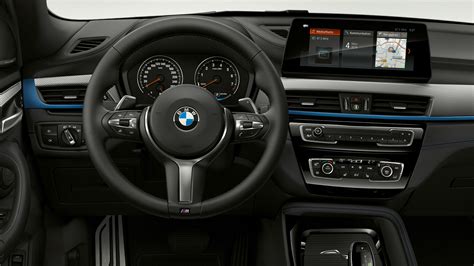 Interni BMW X1 E84 con dettagli tecnologici