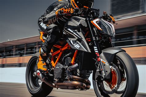 KTM 1290 Super Duke R con attuatore frizione aftermarket
