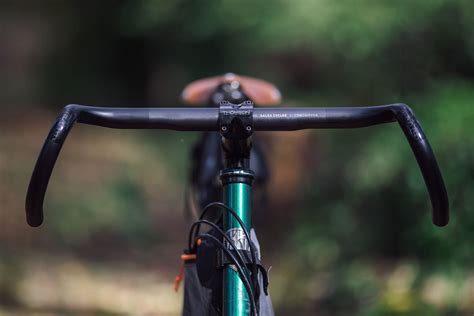 Differenza tra manubrio a goccia (bici da strada) e manubrio piatto (bici ibrida)