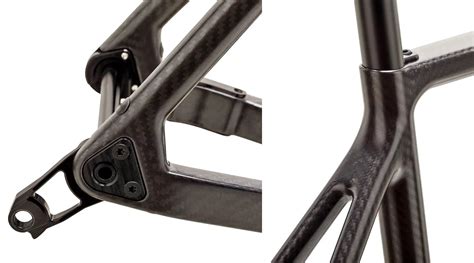 Dettaglio di un telaio in carbonio di una bicicletta leggera