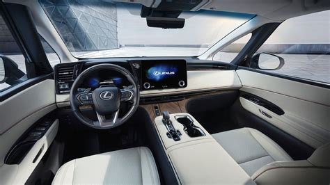 Lexus LM in un ambiente lussuoso