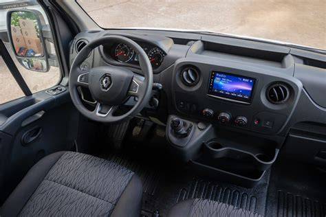 Interni della cabina del Renault Master