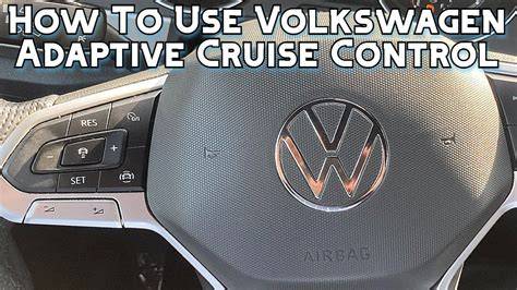 Volkswagen Touran con Cruise Control Adattivo in funzione