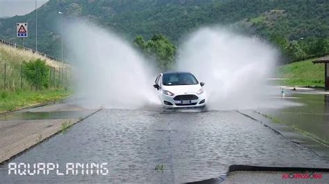 Fenomeno dell'aquaplaning
