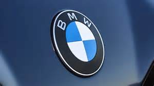 Logo BMW storico e moderno