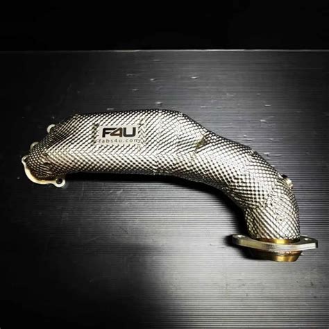 Confronto tra downpipe originale e downpipe sportivo