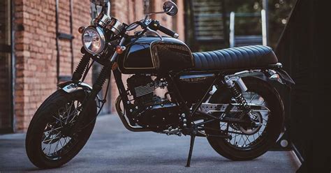 Moto custom con verniciatura personalizzata