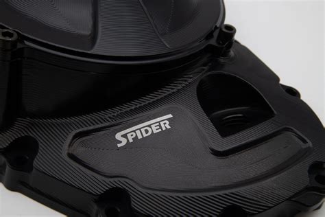 Dettaglio carter frizione moto