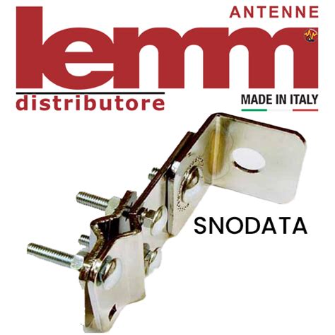 Staffa a L modificata per ospitare un connettore SO-239 per antenna veicolare