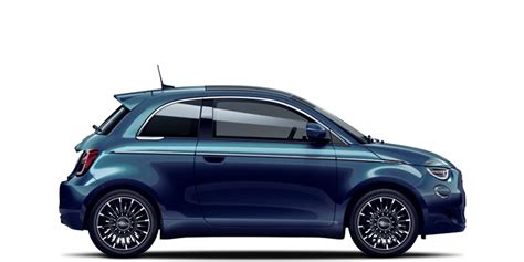 Fiat 500L in primo piano con il logo Lucesoli & Mazzieri