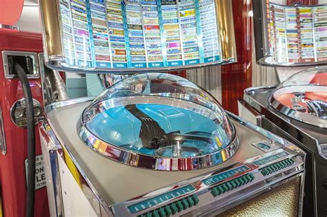 Jukebox AMI Continental con cupola semisferica
