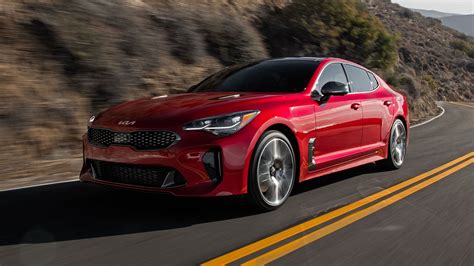 Tabella riassuntiva prezzi e optional Kia Stinger
