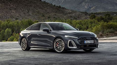 Kia Stinger affiancata a Audi A5 Sportback e BMW Serie 4 Gran Coupé