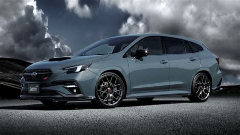 Subaru Levorg in movimento su strada