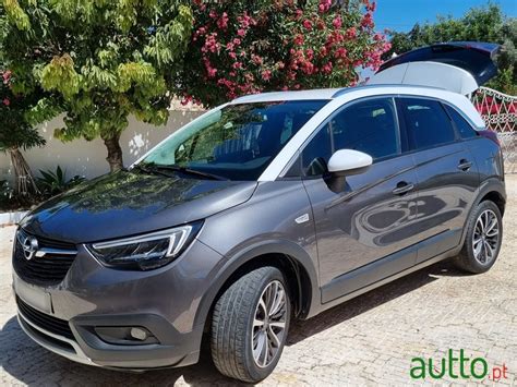 Dettaglio della linea del tetto bicolore Opel Crossland X