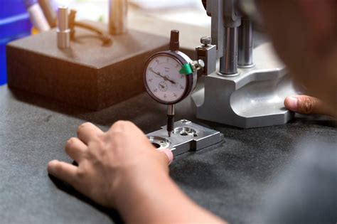 Strumento per verifica planarità testata motore