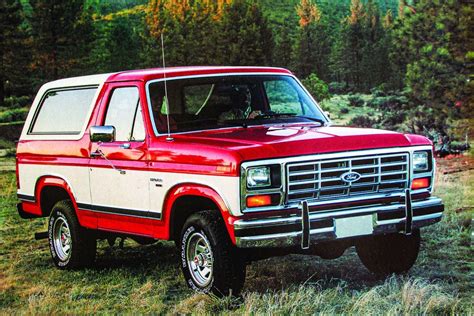 Ford Bronco anni '80 in azione