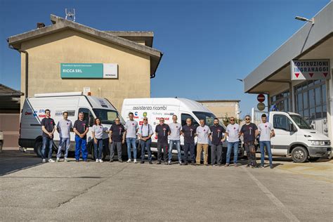 Team di esperti ricambi auto