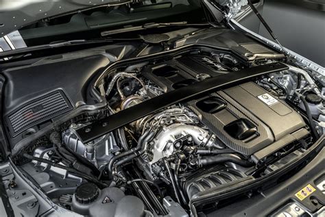 Motore Mercedes-AMG SL 43 M139 con turbocompressore elettrico